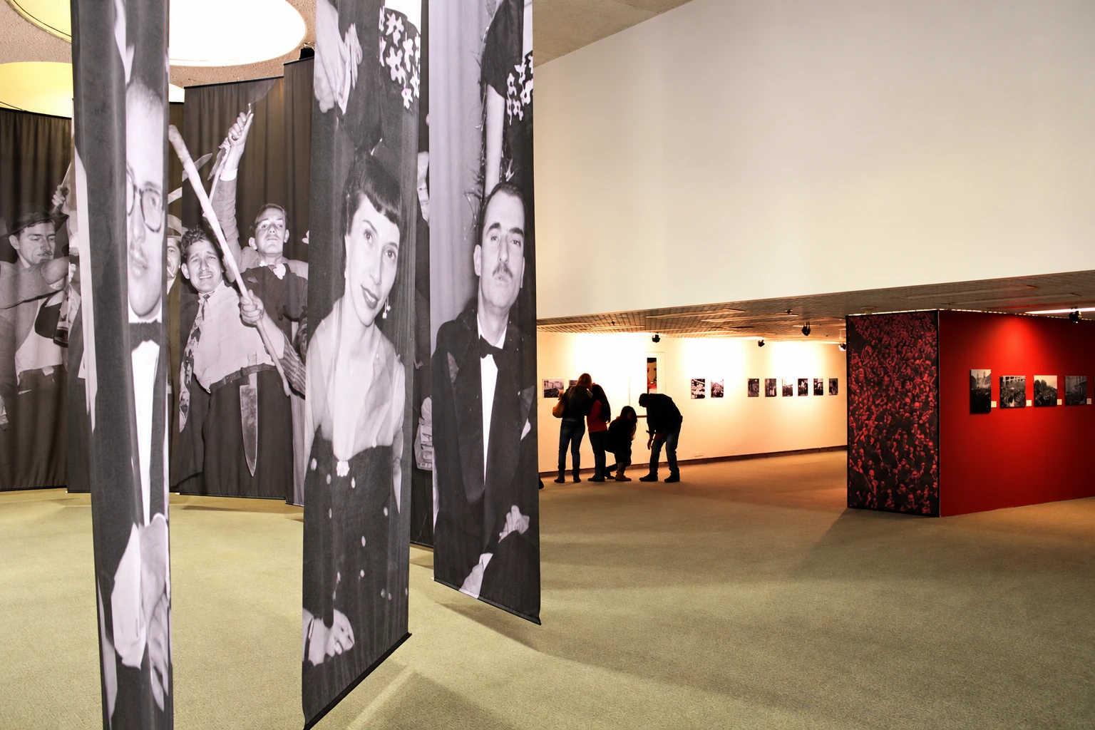 photographs at urban scale — Sady González: memories of a reality